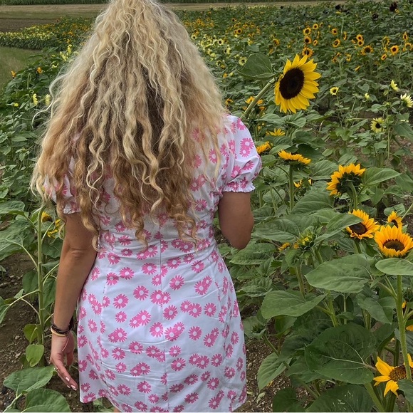 Mini dress. More form fitting style. white with pink flowers. Rue 21. - Picture 3 of 3